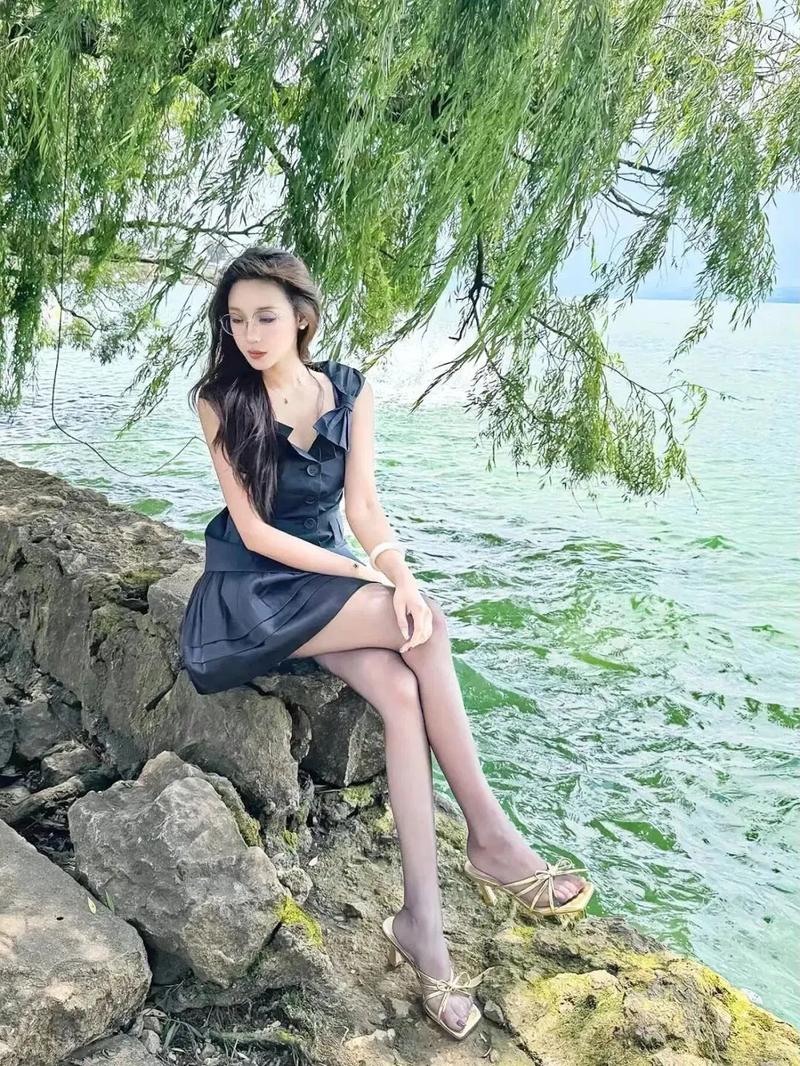 独播剧集封面